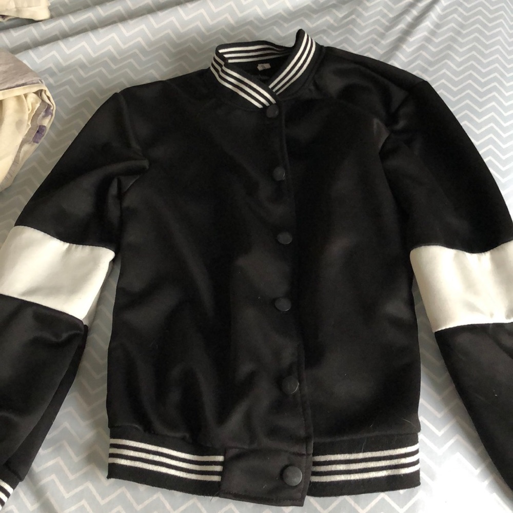 Korean Style Black and white bomber jacket/sweater